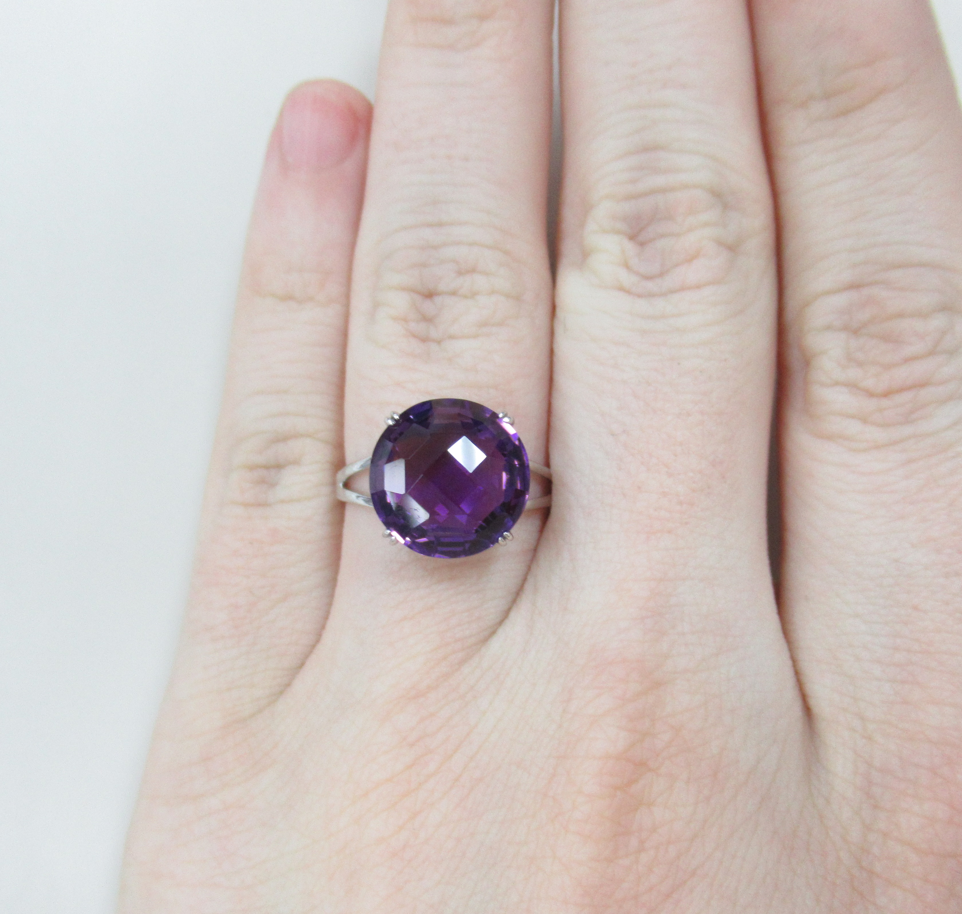 Серебряное кольцо с аметистом